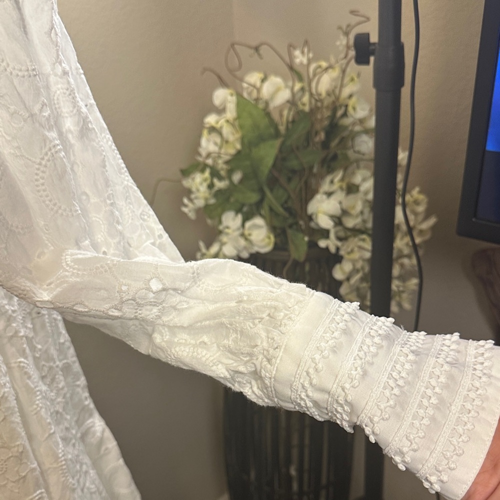 Elegant White Lace mini Dress Size Large box 1 - Picture 4 of 16